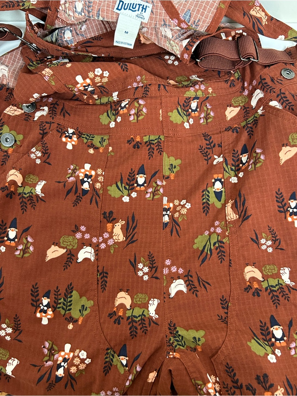 Duluth Trading Co. Gnomes Bunnies Chickens Heirloom Gardening Bib Short Overalls - Picture 7 of 15